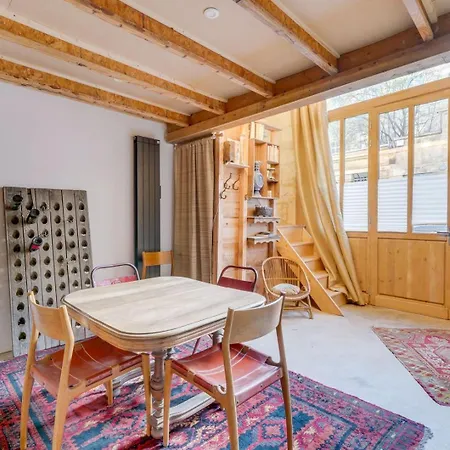 Very Charming Chartrons Guest house