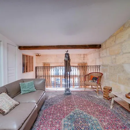 Very Charming Chartrons Guest house