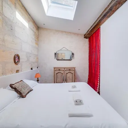 Very Charming Chartrons Guest house 4*