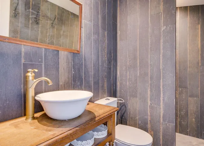 Very Charming Chartrons Pensjonat 4*