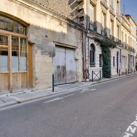 Very Charming Chartrons بيت ضيافة 4*