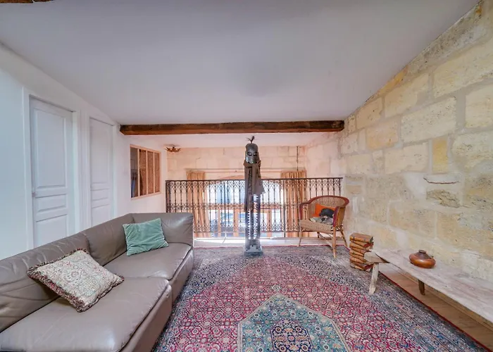 Very Charming Chartrons Penzion